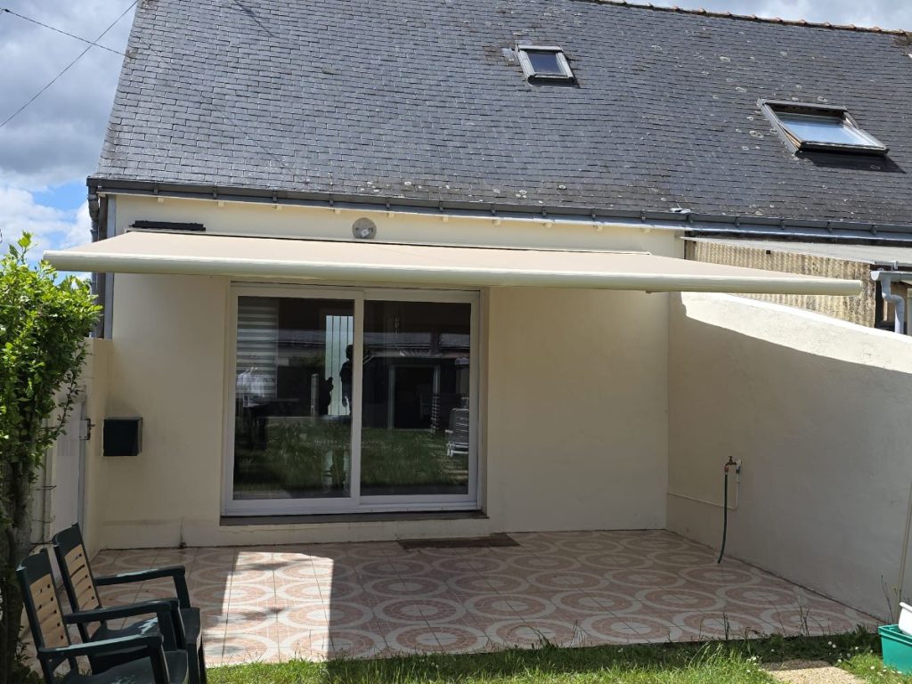 Store ombre solaire - Saint-Macaire-en-Mauges