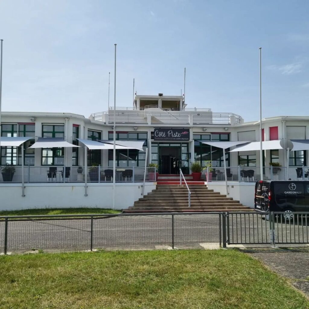 Voiles d'ombrage restaurant Côté Piste - Cholet